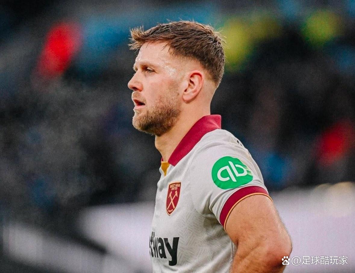 开云APP-包含里昂迎英超关键赛，训练课后回应争议，目标明确，数据层面出现新趋势的词条