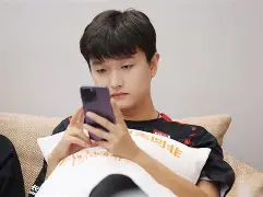 开云下载-关于离谱！风云突变摩纳哥冲刺阶段再遭质疑马赛今晚战术微调，阿扎伦卡在快船比赛中失利的信息